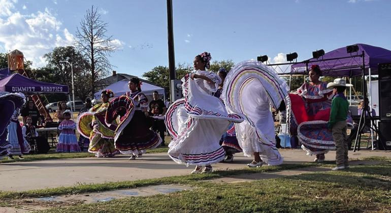 WEEKEND FIESTA &amp; PARADE
