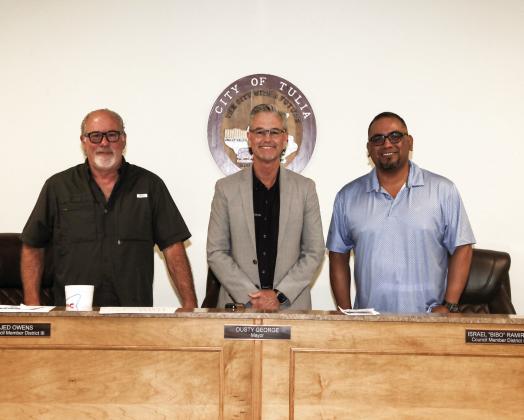 Oath of Office was administered to the newly elected council members District III Councilman Jed Owens, Mayor Dusty George, and District IV Councilman Israel “Bibo” Ramirez.