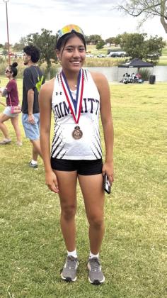 Dimmitt High School’s boys cross country team qualified for regionals placing in the top three. Members include Eric Gomez, Erick Lopez, David Silva, Alonso Castillo, Larry Hernandez, Victor Lozano and Aiden Prieto. Damaris Alfaro also qualified for the Bobbies. (Courtesy photos)
