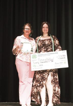 Swisher County 4-H Gold Star Award and Houston Livestock Show and Rodeo Scholarship presented by Calley Runnels - Avary Wesley