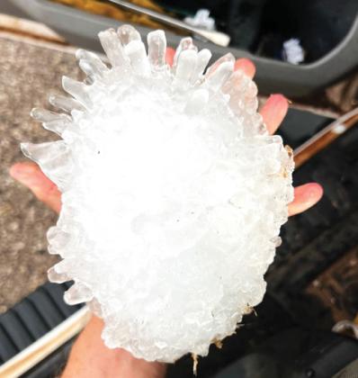 806 Storm Chasers reported that a hailstone that fell east of Tulia has officially set a new state record. Measuring at 7.25 inches in diameter, storm chasers Val and Amy Castor documented the hailstone 3 miles WNW of Vigo Park, Texas at 7:37 p.m. on June 2, shattering the previous record of 6.4 inches in Hondo, Texas in 2021.