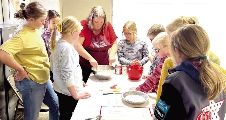 Castro County Extension Agent Felice Acker assisted and taught 4-H youth how to make pies at the annual Thankful for Pie workshop.