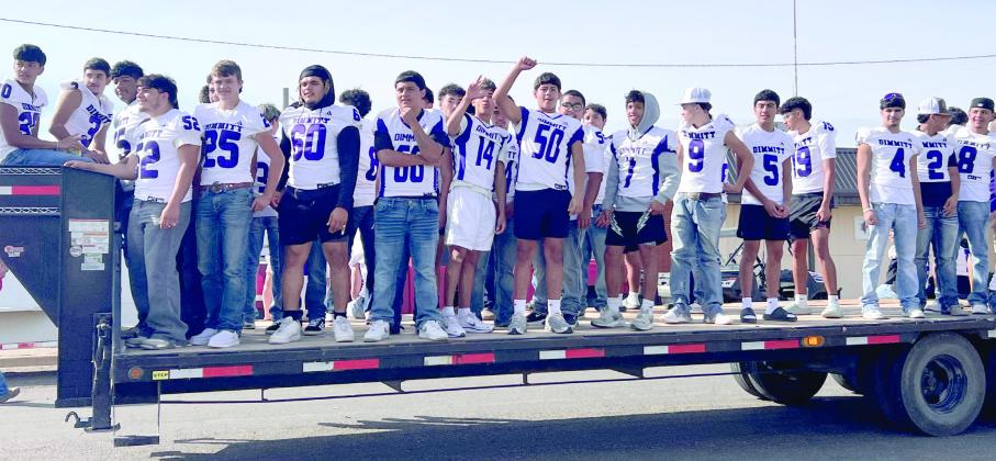 Dimmitt rallies to win 34-30 over Hornets