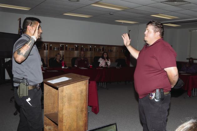 Tulia ISD Chief of Police Jose Martinez administered the Oath of Office for Tulia ISD’s newest Police Officer, Tanner Glenn.