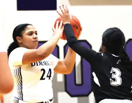 Bobbies Na’Khiyah Porras (Photo by Arnoldo Ogaz/ Dimmitt Sports Media)