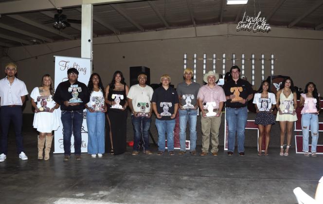Seniors with their Ts