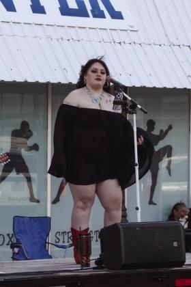 Paris Rodriguez provided the live entertainment on Thursday evening on the Square