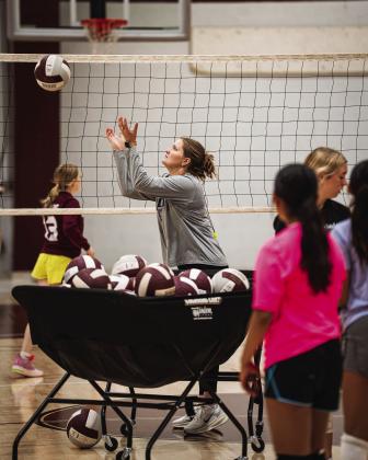 Hereford alum Darcy Dodd coached up Hereford volleyball players last week during Hereford High School’s annual volleyball camp. (Courtesy photos)