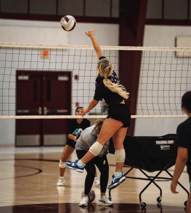 Hereford alum Darcy Dodd coached up Hereford volleyball players last week during Hereford High School’s annual volleyball camp. (Courtesy photos)