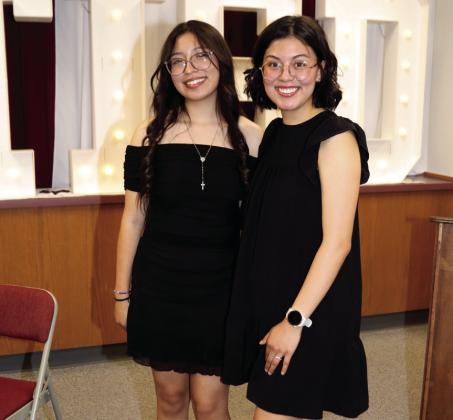 Scarlett Chavez and her sister Esperanza