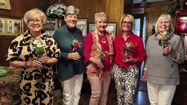 Progressive Study Club’s new slate of officers: Treasurer Jeanne Wright, President Ka Wilfong, Vice-President Cheryl Swinburn, Reporter Tangy Garrison and Secretary Ann Murrell.