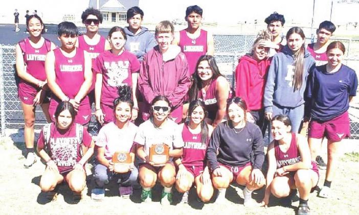Hart Track Team 2022 - Area meet advances 12 to the Regional competition.