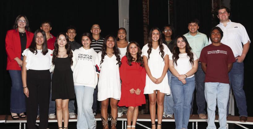 Veterans Day Program participants – Bailey Acker, Zackary Maestas, Eli Hernandez, Nehemiah Castellon, Audrey Castellon, Layah Ward, Elijah Lopez, Luke Moore, Isa’Bella Cruz, Kloee Ramos, Catherine Moore, Symphoni Del Toro, Mariah Briones, Anayeli Barajas, and Jose Verdugo.
