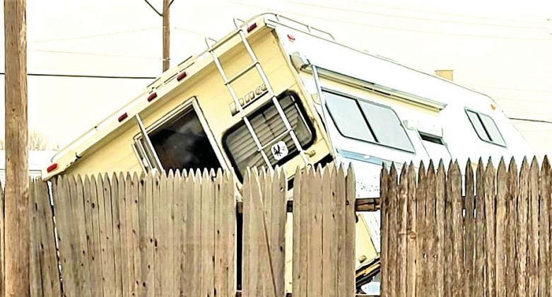 High wind, sand wreak havoc in Panhandle, South Plains