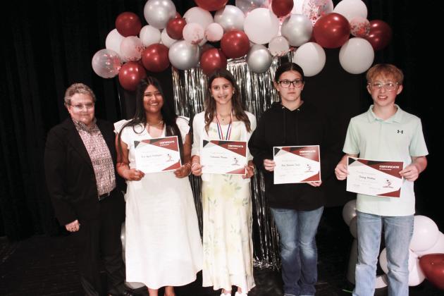 A Honor Roll Eva’Lynn Rodriguez, Catherine Moore, Ema Simons-Todd, Casey Miller