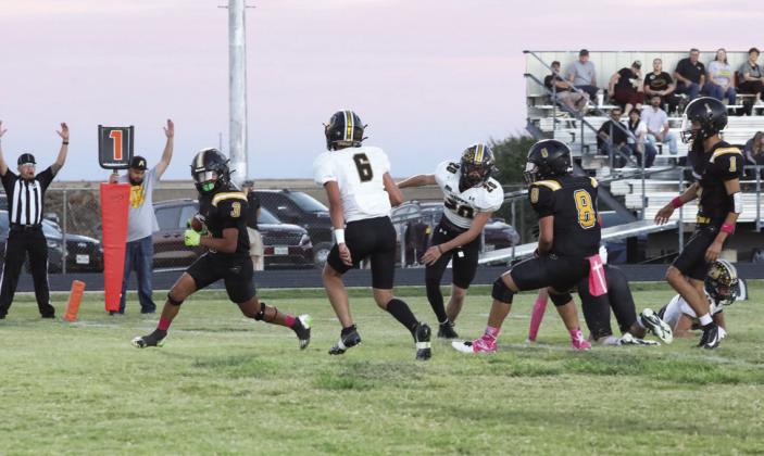 Zay Reyes finds the endzone