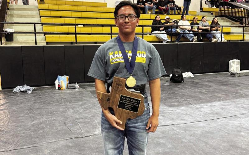 Kress boys competed at the Regional Powerlifting Meet in Post. In the Regional Meet Michael Ballard placed 7th with a total weight of 570 pounds. Zay Reyes placed 10th with a total weight of 800 pounds. Brendon Reyes placed 9th with a total weight of 810 pounds. Adrian Castillo placed 8th with a total weight of 1005 pounds. Kason Amador placed 1st. Kason got the regional total record at 1565 and got the outstanding lifter award in the heavy platform. Kason will advance to state!