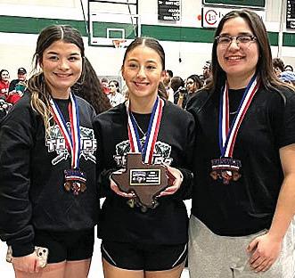 HHS Women’s Powerlifting Team (THSWPA Regionals – Equipped) – Regionals qualifiers competed at Eldorado this past weekend with three lifters earning medals. Brianna Nalley placed 5th in weight class 165; Adamari Morales placed 1st in weight class 123 (State Qualifier) and earned the Best Deadlift Light Platform award; and Mia Lopez placed 4th in weight class 220.