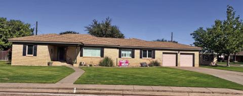Yard of the week – 15 Travis Rd – Jed and Paula Owens