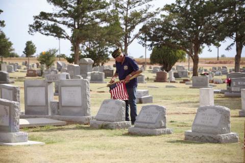 Flags Decorate Rose Hill Cemetery for Memorial Day