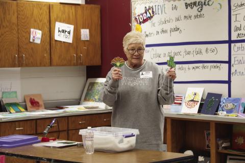 Nancy Bonds from Mom’s She Shed visited in the Tulia Junior High Art Class. She brought stained glass pieces to show the students. She showed them how to cut the class and put the pieces together to make the finished piece.