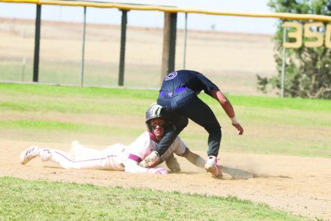 Jarvis Pastrana dives back to 2nd base safely