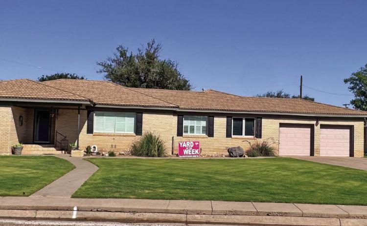 Yard of the week – 15 Travis Rd – Jed and Paula Owens
