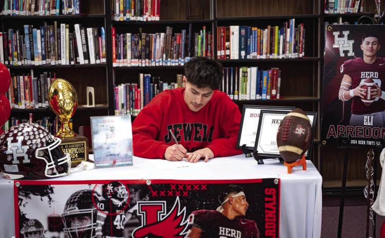 ARREDONDO SIGNS WITH JEWELL