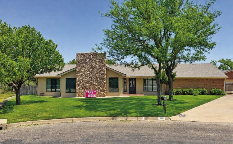 Yard of the week – 310 Dakota – Hal Wilkerson