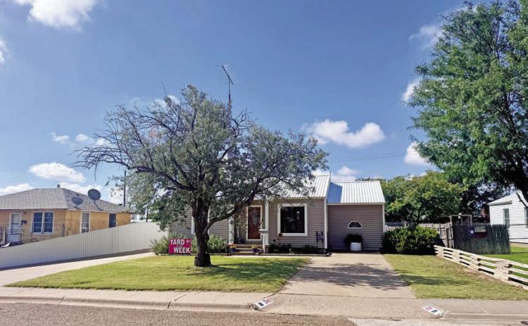 Yard of the week – 8 Houston Rd. – Wendy Hill